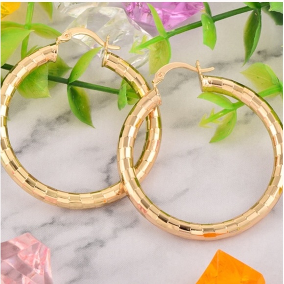 1.5'' , 40mm 18K/Copper Faceted Hoop Earrings, - Picture 3 of 5